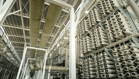 總理帶頭喝“下水道水”，新加坡為何被逼至如此？-