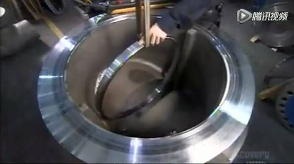 比人還大的大型閥門是怎么制造出來的？-