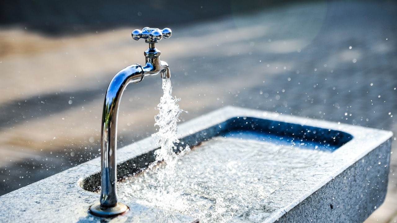 上海自來(lái)水變“網(wǎng)紅”，民生工程也能喝出高級(jí)感！